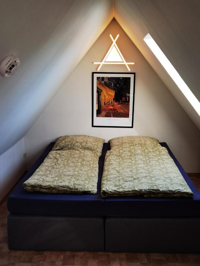 Gemuetliche Dachwohnung Mit Kleiner Oder Grosser Dachterrasse Nebeneinander Wolmirstedt Exteriör bild