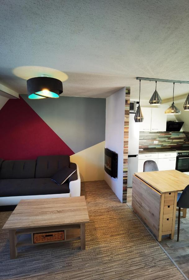 Gemuetliche Dachwohnung Mit Kleiner Oder Grosser Dachterrasse Nebeneinander Wolmirstedt Exteriör bild