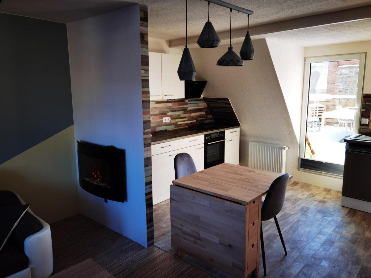 Gemuetliche Dachwohnung Mit Kleiner Oder Grosser Dachterrasse Nebeneinander Wolmirstedt Exteriör bild