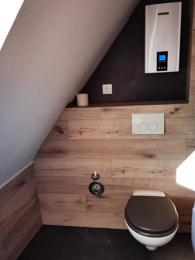 Gemuetliche Dachwohnung Mit Kleiner Oder Grosser Dachterrasse Nebeneinander Wolmirstedt Exteriör bild