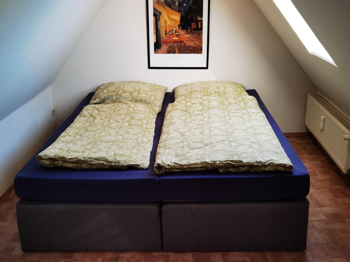 Gemuetliche Dachwohnung Mit Kleiner Oder Grosser Dachterrasse Nebeneinander Wolmirstedt Exteriör bild
