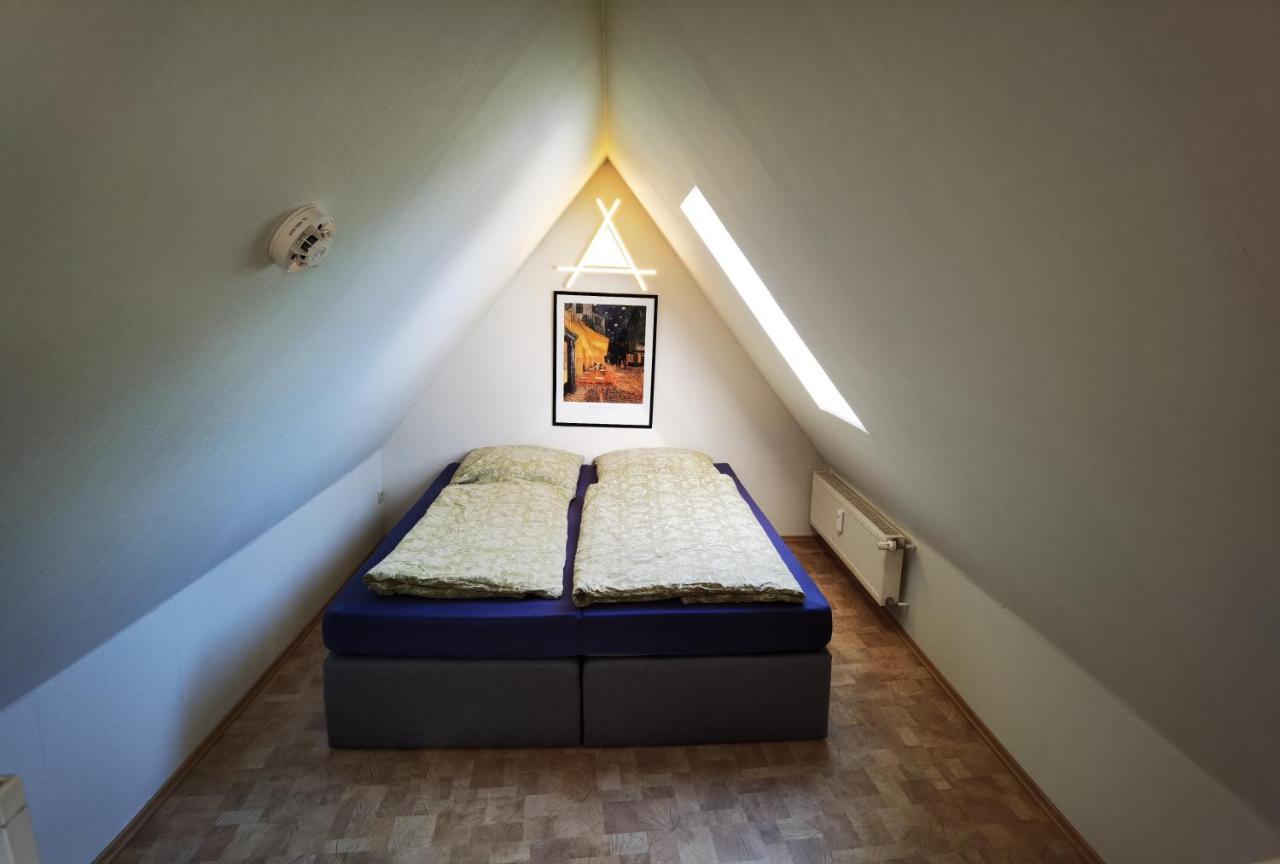 Gemuetliche Dachwohnung Mit Kleiner Oder Grosser Dachterrasse Nebeneinander Wolmirstedt Exteriör bild