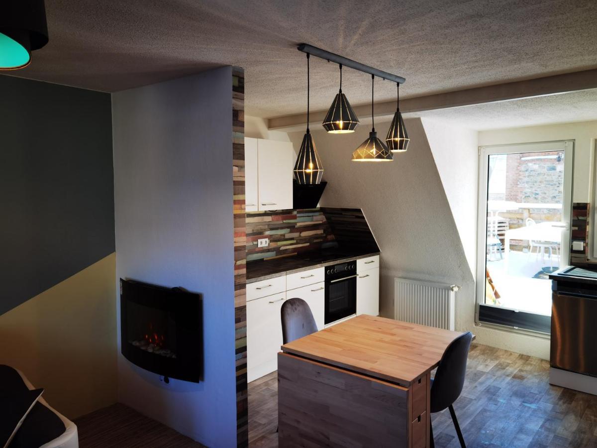 Gemuetliche Dachwohnung Mit Kleiner Oder Grosser Dachterrasse Nebeneinander Wolmirstedt Exteriör bild