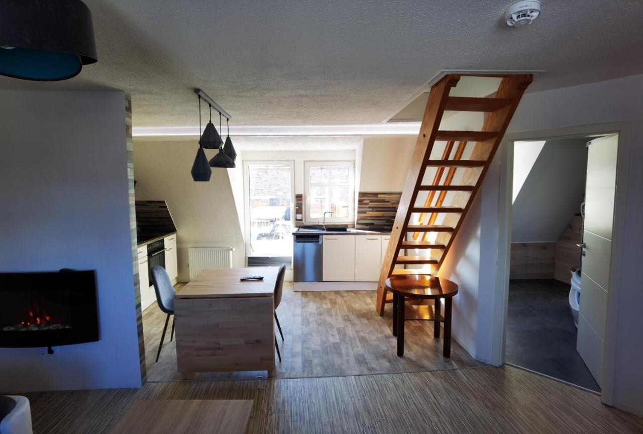 Gemuetliche Dachwohnung Mit Kleiner Oder Grosser Dachterrasse Nebeneinander Wolmirstedt Exteriör bild