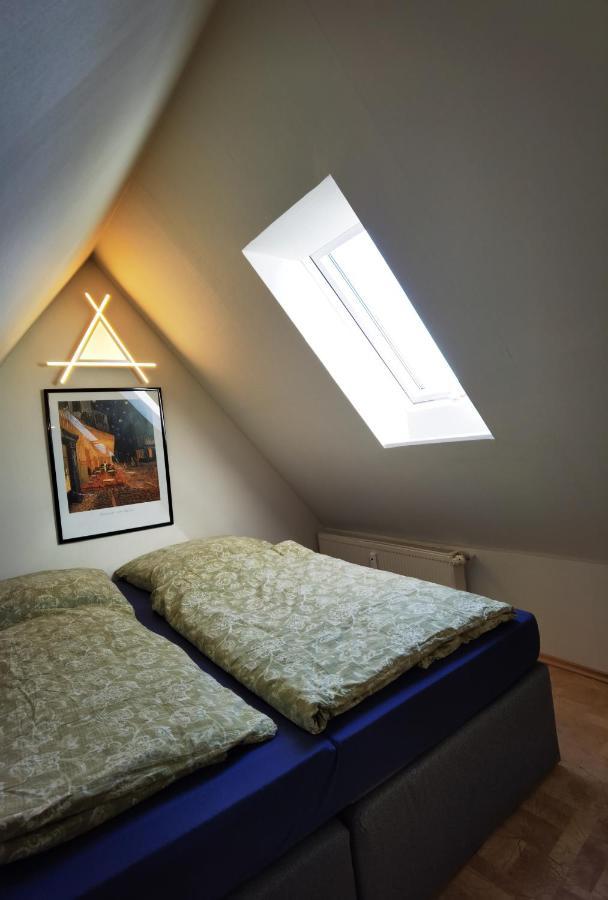 Gemuetliche Dachwohnung Mit Kleiner Oder Grosser Dachterrasse Nebeneinander Wolmirstedt Exteriör bild