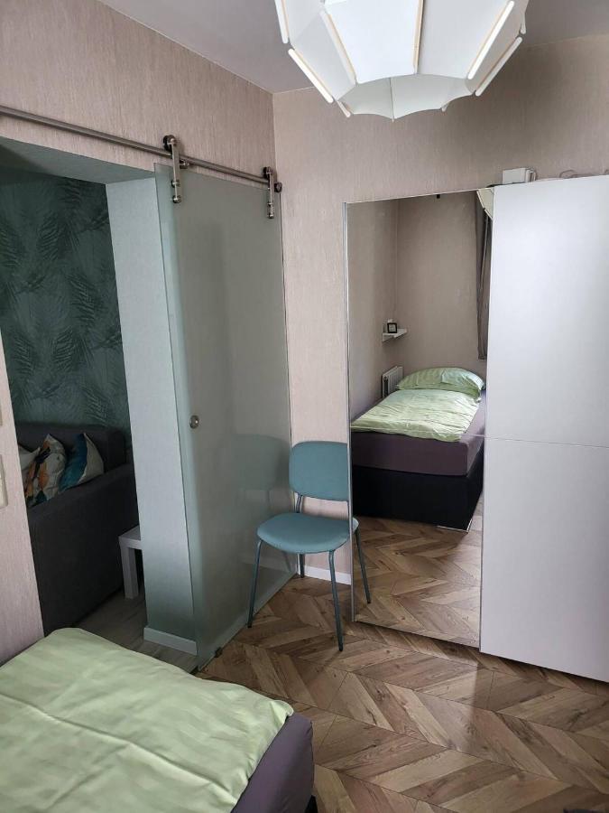 Gemuetliche Dachwohnung Mit Kleiner Oder Grosser Dachterrasse Nebeneinander Wolmirstedt Exteriör bild